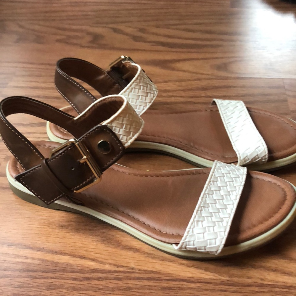 White Mountain Sandals